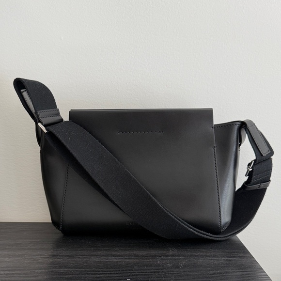 Everlane Crossbody Bag - Picture 1 of 5